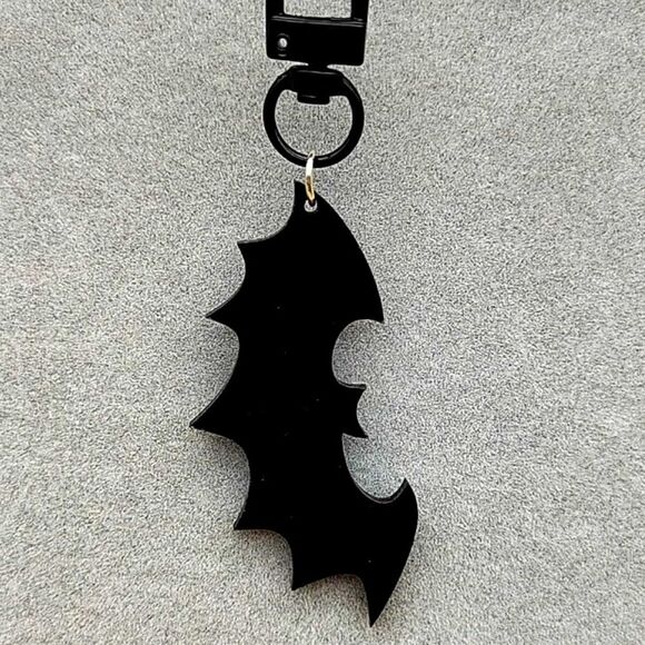 HALLOWEEN SALE Black Goth Acrylic Bat Keychain Bag Charm - Picture 1 of 4